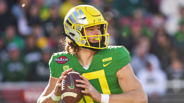 nfl-draft-decisions-justin-herbert-return-oregon.jpg